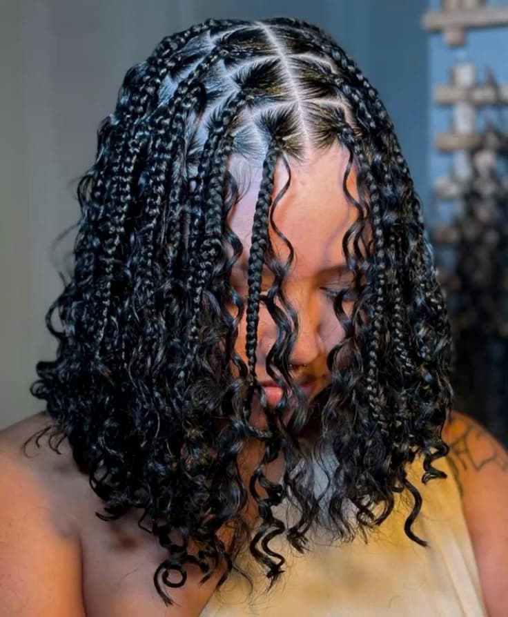 Knotless Boho Curly Bob — Boho & goddess braids at Qasr Alshar Salon, Dubai — soft curly-end styling near Union Metro, Deira.