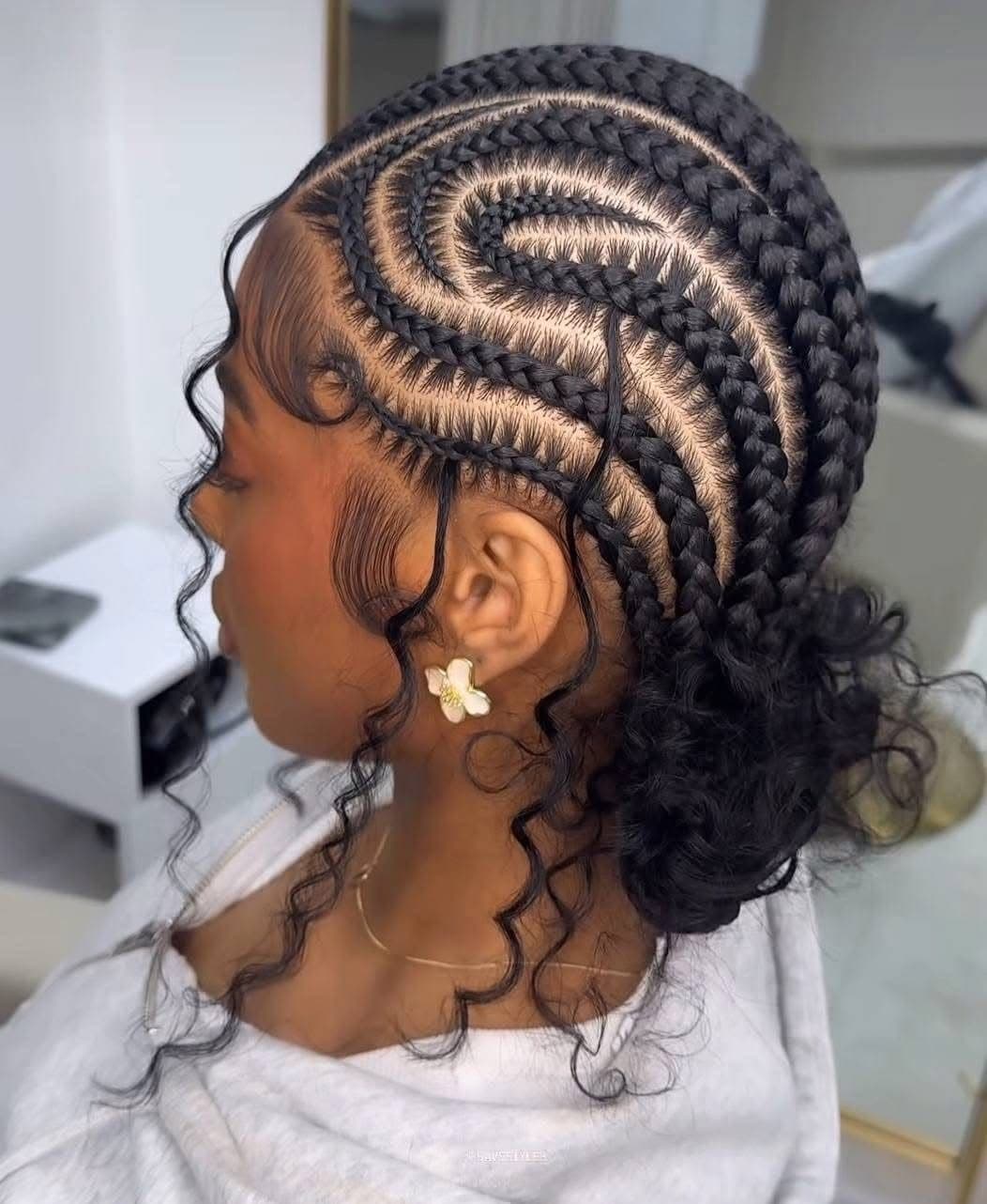 Stitch Braids at Qasr Alshar Salon, Dubai